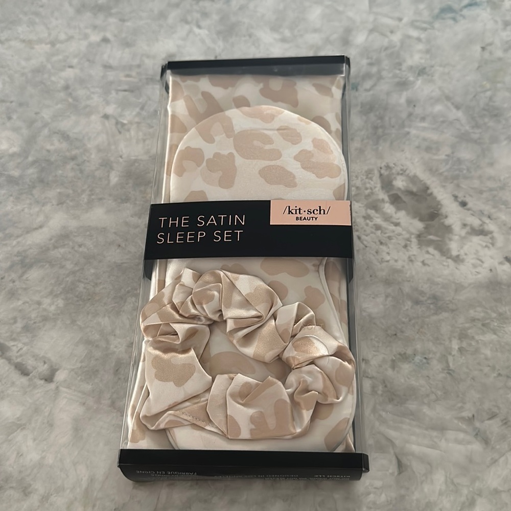 Kitsch Satin Sleep Set NWT Leopard